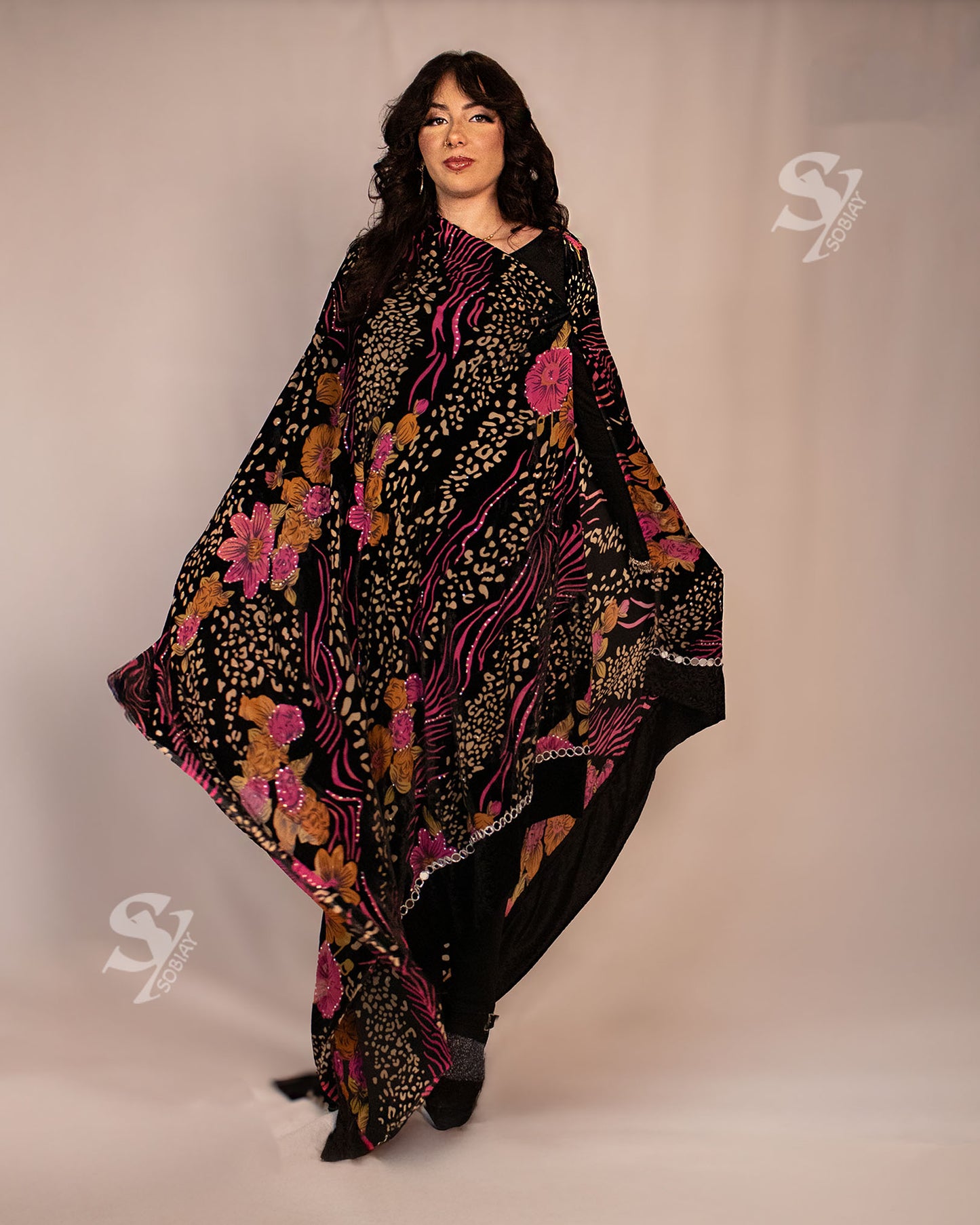 Luxury Velvet Floral Kaftan – Elegant Black with Vibrant Prints & Chic Detailing SY6