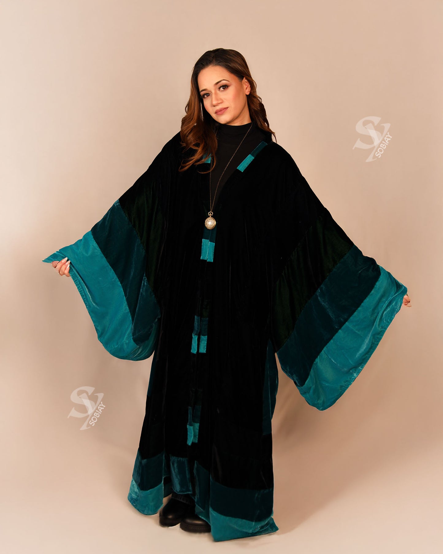 Elegant Black and Teal Velvet Abaya – Flowing Luxury with Wide Sleeves SY4