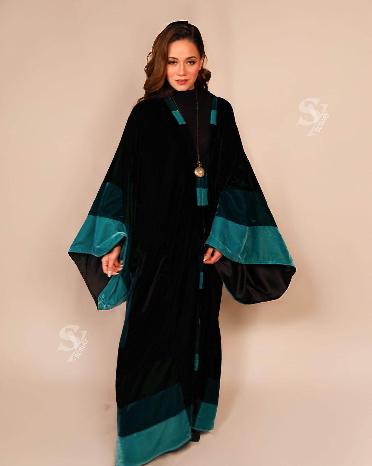 Elegant Black and Teal Velvet Abaya – Flowing Luxury with Wide Sleeves SY4